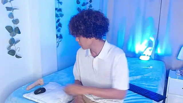 nickolas moon online show from February 4, 2025, 10:34 pm