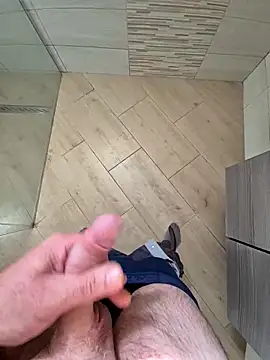 kisbiro77777 online show from September 16, 2025, 7:31 am