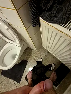 kisbiro77777 online show from February 5, 2026, 7:53 pm