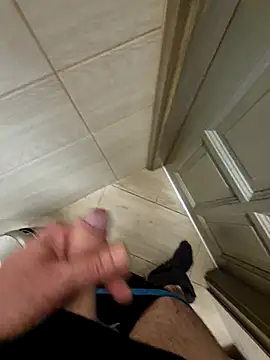 kisbiro77777 online show from October 5, 2025, 9:11 am