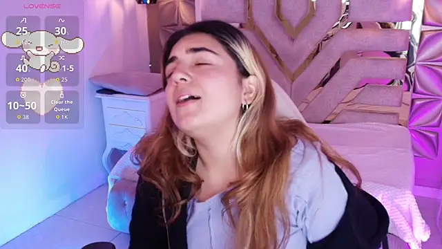 meraki fraise online show from October 17, 2025, 8:10 pm