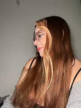 NatyOlson online show from October 3, 2025, 3:41 am