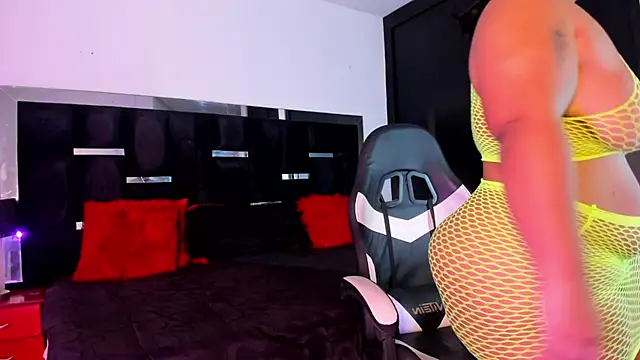 Tasha Sant online show from October 15, 2025, 7:22 pm