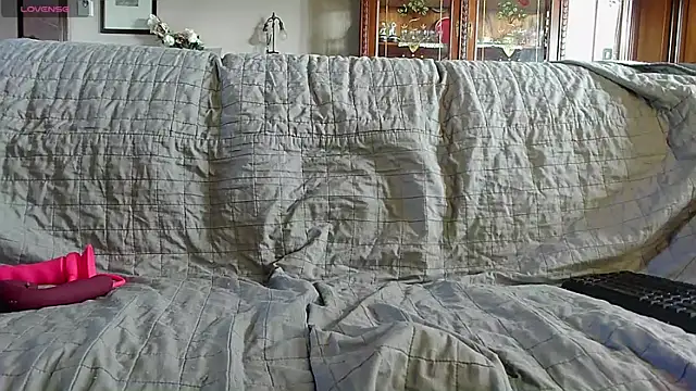 Snapshot of LauraMonolo chatting on June 5, 2026, 6:29 am LauraMonolo online show from June 5, 2026, 6:29 am