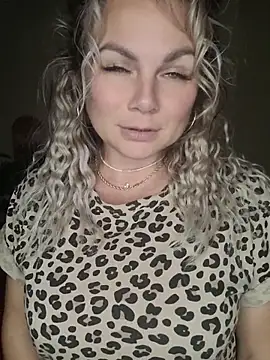 Snapshot of candy_queeen chatting on July 2, 2026, 6:58 pm candy queeen online show from July 2, 2026, 6:58 pm