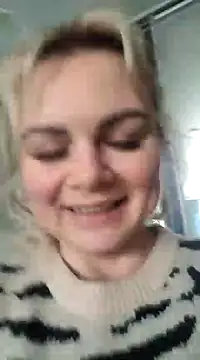 Snapshot of candy_queeen chatting on February 27, 2025, 4:46 am candy queeen online show from February 27, 2025, 4:46 am