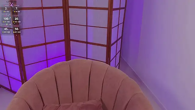 small emilie online show from December 7, 2024, 6:10 pm