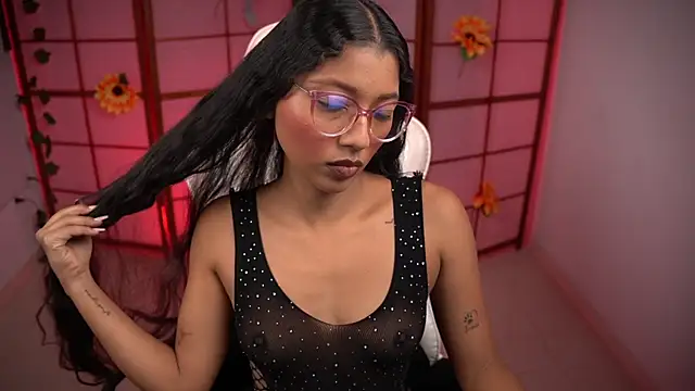 small emilie online show from October 20, 2025, 1:22 pm