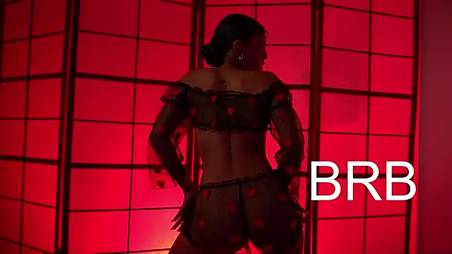 small emilie online show from December 10, 2024, 5:07 am