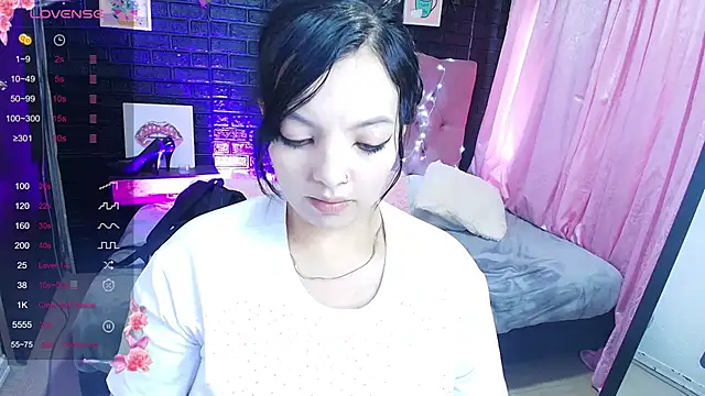 loren tits24 online show from September 26, 2025, 9:43 pm