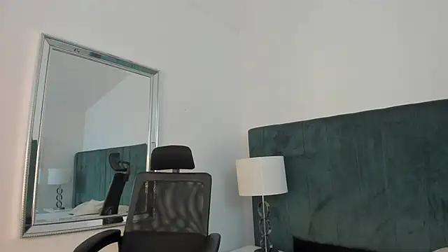 Snapshot of AnnyCherry_ chatting on May 22, 2026, 10:30 pm AnnyCherry online show from May 22, 2026, 10:30 pm