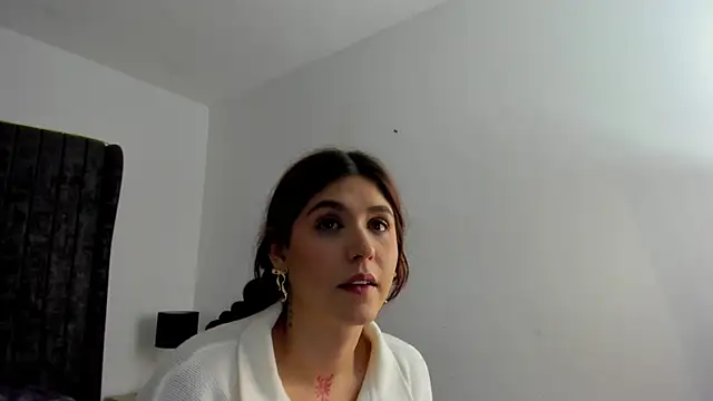 Snapshot of AnnyCherry_ chatting on April 10, 2026, 1:45 am AnnyCherry online show from April 10, 2026, 1:45 am