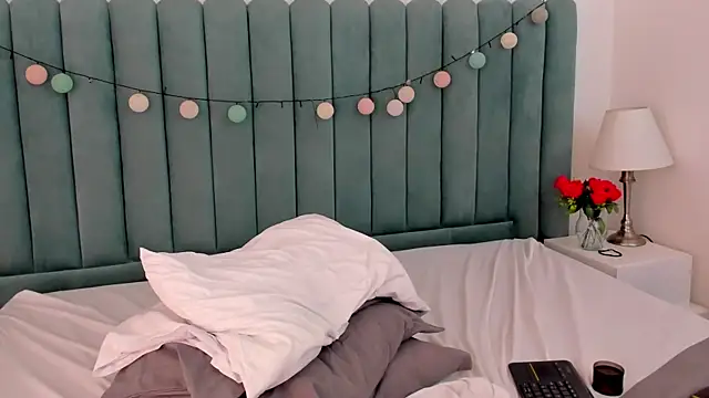 AnnyCherry  online show from March 17, 2025, 9:35 pm