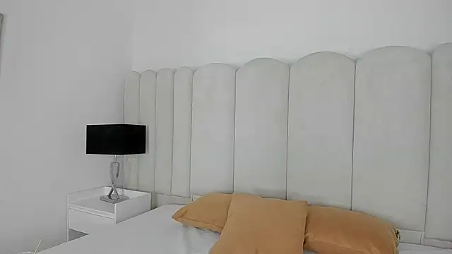 Snapshot of AnnyCherry_ chatting on May 15, 2026, 12:19 am AnnyCherry online show from May 15, 2026, 12:19 am