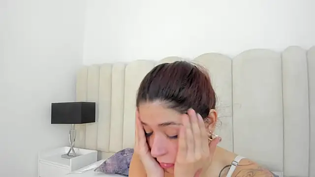 Snapshot of AnnyCherry_ chatting on March 11, 2026, 11:32 pm AnnyCherry online show from March 11, 2026, 11:32 pm