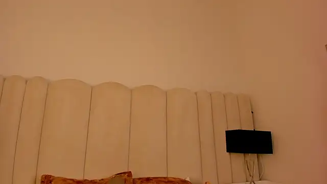 AnnyCherry  online show from September 23, 2025, 9:55 pm