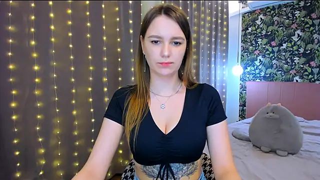 HeavenHere  online show from November 24, 2025, 11:27 pm