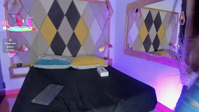 SamanthaFerrer  online show from July 28, 2026, 12:23 pm