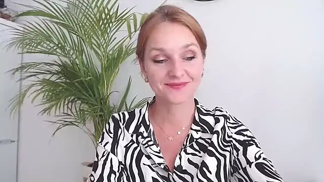 AliciaDesire online show from September 29, 2025, 1:39 pm