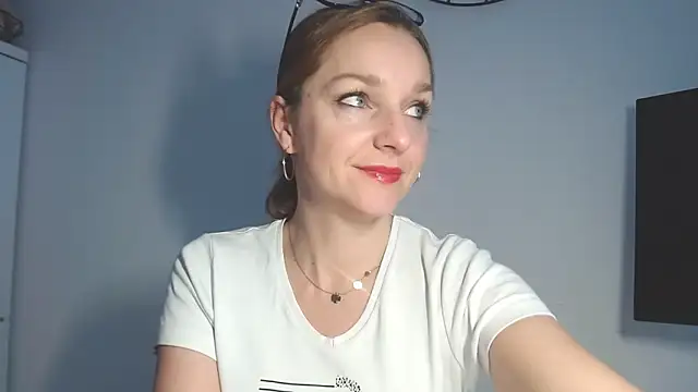 AliciaDesire online show from February 18, 2026, 6:55 am