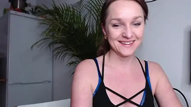 AliciaDesire online show from February 13, 2025, 5:54 pm