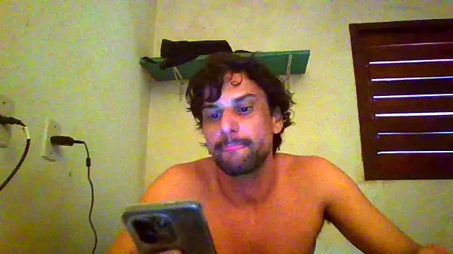 Snapshot of couplemilk chatting on May 29, 2026, 4:35 pm couplemilk online show from May 29, 2026, 4:35 pm
