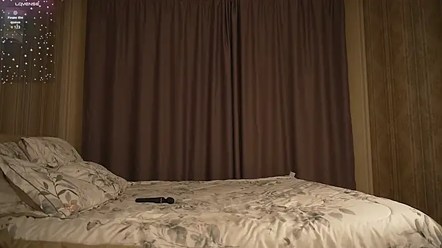 IsabellaTorrance online show from September 28, 2025, 4:19 am