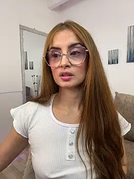 MiaaLoren online show from February 10, 2026, 5:34 pm