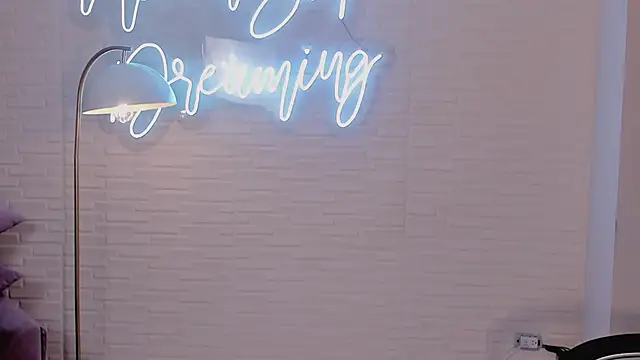 DolcieElliot online show from March 7, 2025, 6:00 pm