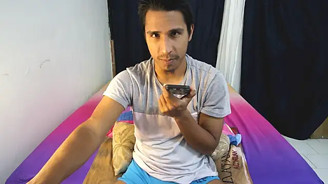 Snapshot of michaelhotbbc chatting on November 24, 2025, 4:45 am michaelhotbbc online show from November 24, 2025, 4:45 am