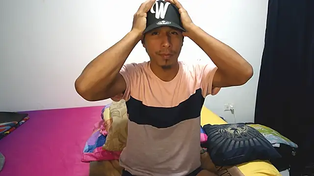 Snapshot of michaelhotbbc chatting on November 20, 2025, 3:18 am michaelhotbbc online show from November 20, 2025, 3:18 am