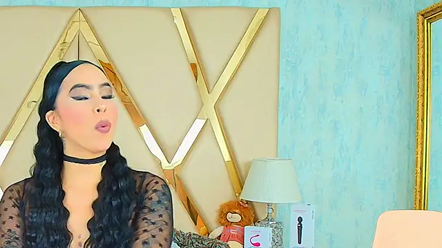 GiahDaniels online show from February 26, 2025, 4:27 pm