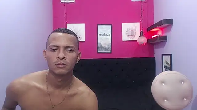 hugecocks hot online show from May 1, 2026, 7:52 pm