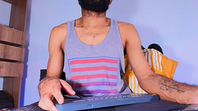 Snapshot of KaelMoreau chatting on January 15, 2026, 12:58 am KaelMoreau online show from January 15, 2026, 12:58 am