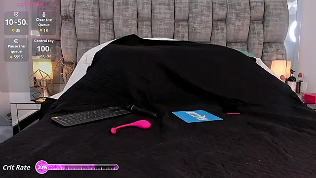 KaelMoreau online show from September 29, 2025, 5:03 am