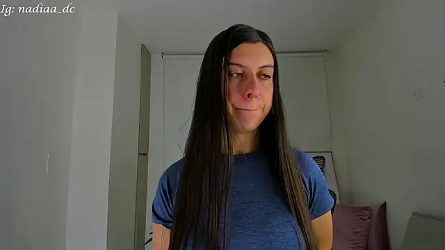 Nadiaa  online show from January 24, 2025, 3:54 am