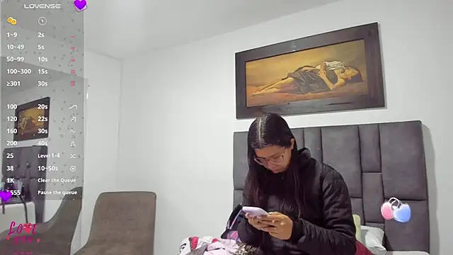 Snapshot of Vahiolet_smith chatting on February 5, 2026, 12:06 am Vahiolet smith online show from February 5, 2026, 12:06 am