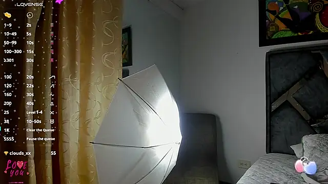 Vahiolet smith online show from October 26, 2025, 3:40 am