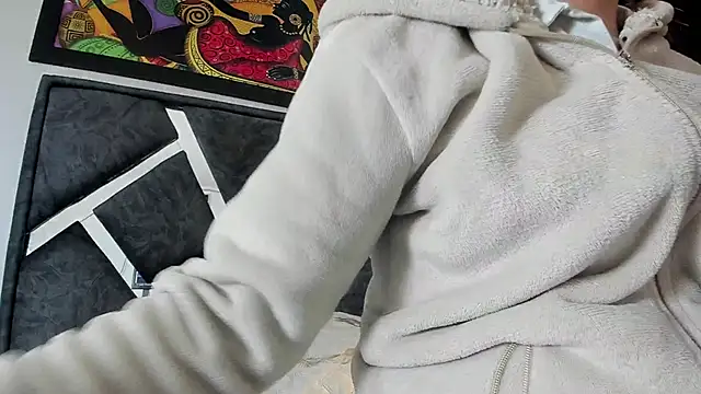 Vahiolet smith online show from October 7, 2025, 3:18 am