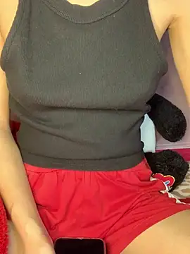 Snapshot of Asianmombigasss chatting on January 18, 2026, 6:39 am Asianmombigasss online show from January 18, 2026, 6:39 am