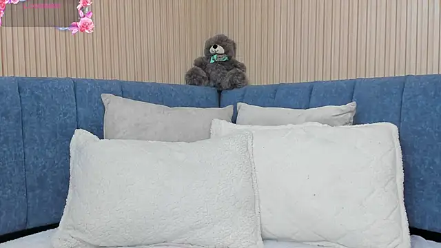 angeline teen online show from September 26, 2025, 12:12 pm