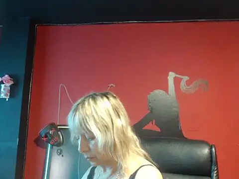 KLOE PIELL online show from March 2, 2026, 7:54 pm