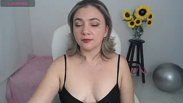 Ghada milf online show from October 6, 2025, 10:43 pm