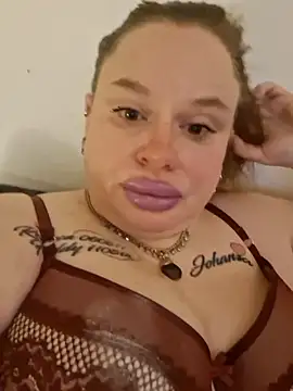 Snapshot of JohannasMishael chatting on April 2, 2026, 12:18 am JohannasMishael online show from April 2, 2026, 12:18 am