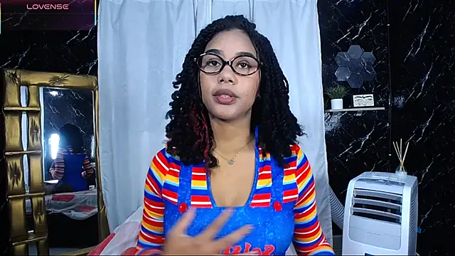 Hillary queen online show from November 1, 2025, 12:32 pm