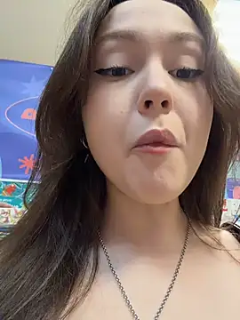 Snapshot of Peachy_Dream chatting on July 27, 2026, 2:35 pm Peachy Dream online show from July 27, 2026, 2:35 pm