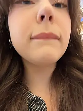 Snapshot of Peachy_Dream chatting on November 4, 2025, 4:33 pm Peachy Dream online show from November 4, 2025, 4:33 pm