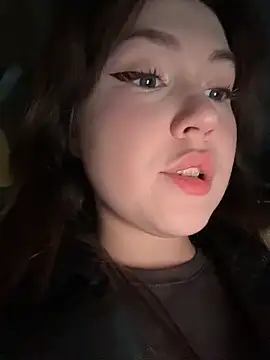 Snapshot of Peachy_Dream chatting on October 28, 2025, 6:29 pm Peachy Dream online show from October 28, 2025, 6:29 pm