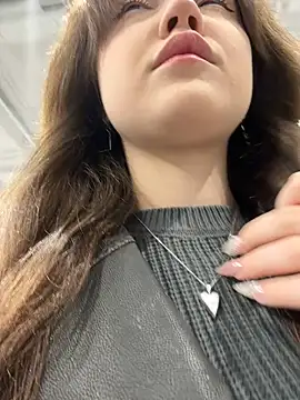 Snapshot of Peachy_Dream chatting on March 21, 2025, 4:18 pm Peachy Dream online show from March 21, 2025, 4:18 pm