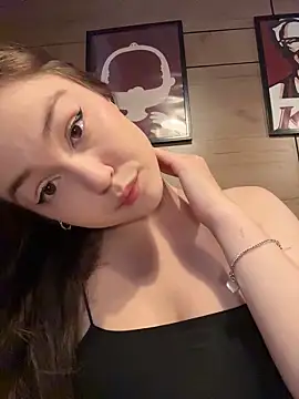 Snapshot of Peachy_Dream chatting on July 13, 2026, 3:22 pm Peachy Dream online show from July 13, 2026, 3:22 pm